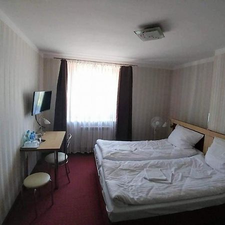 Karczma Pod Mlynem Hotel Katowice Kültér fotó